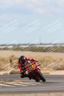 media/Nov-16-2025-Race Pace (Sun) [[8c5fa54630]]/Verified Riders/9-Turn 16 (150pm)/